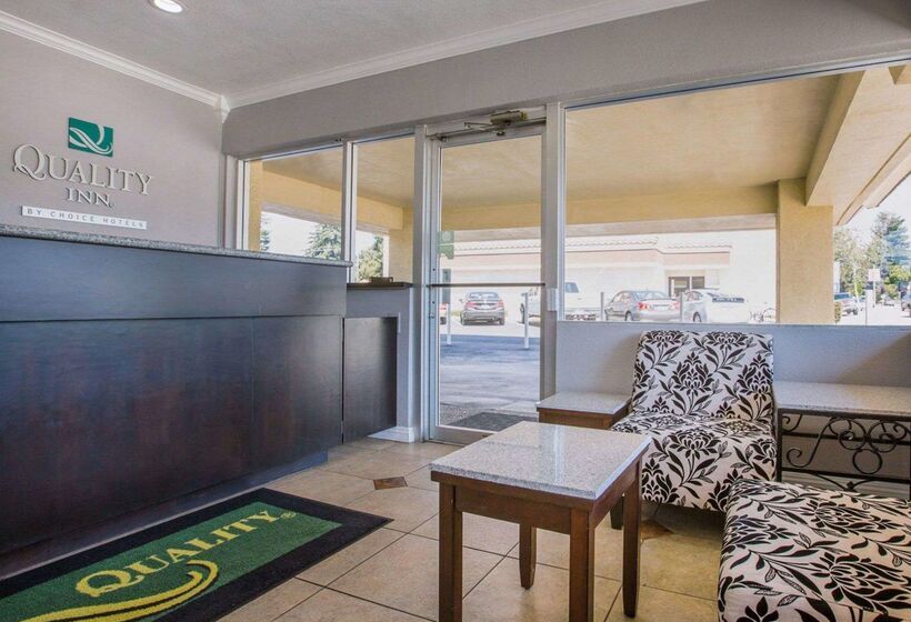 Отель Quality Inn