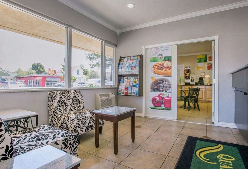 Отель Quality Inn