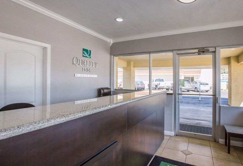 Отель Quality Inn