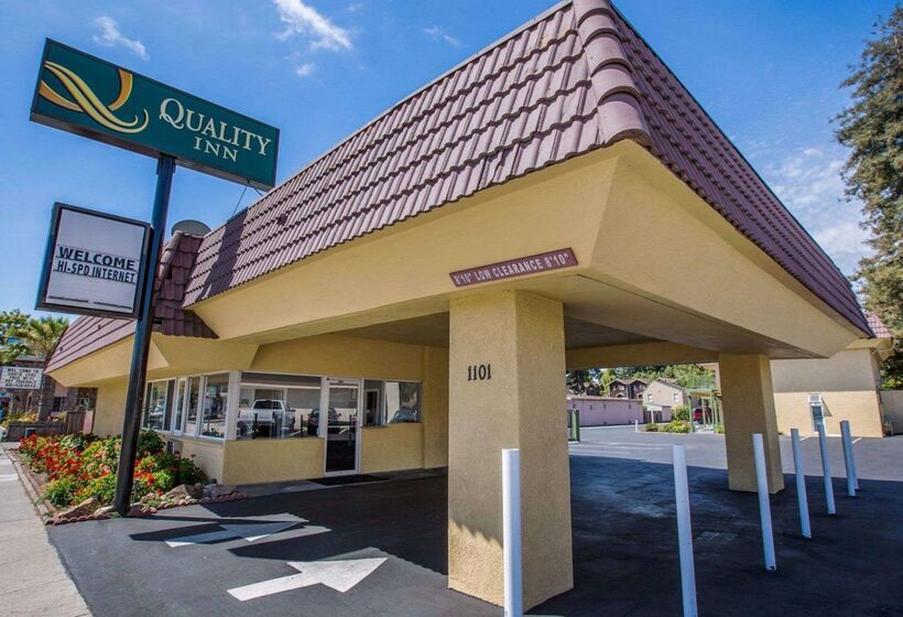 Отель Quality Inn