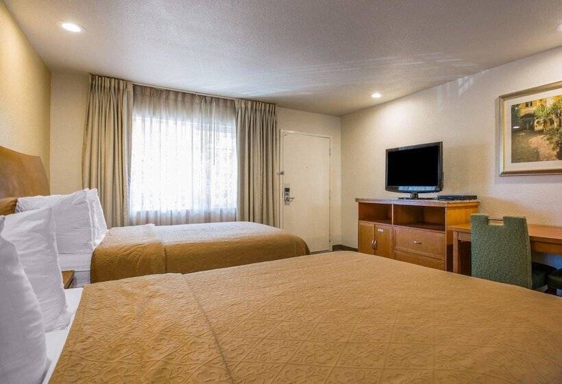 Отель Quality Inn