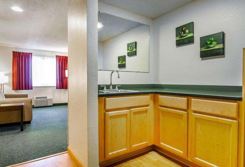 هتل Quality Inn & Suites