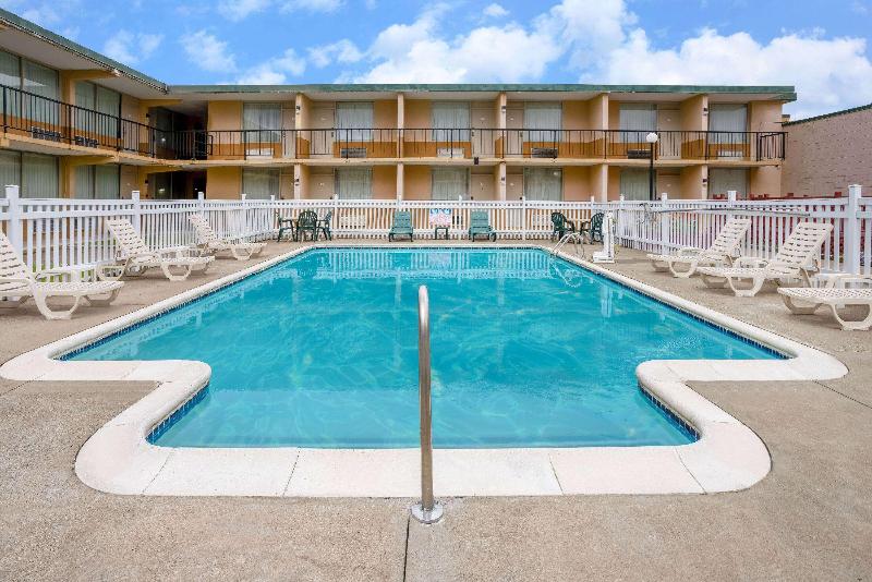 فندق Ramada By Wyndham Rome / Verona