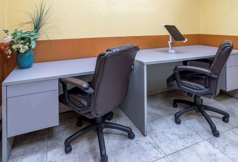 فندق Ramada By Wyndham Rome / Verona