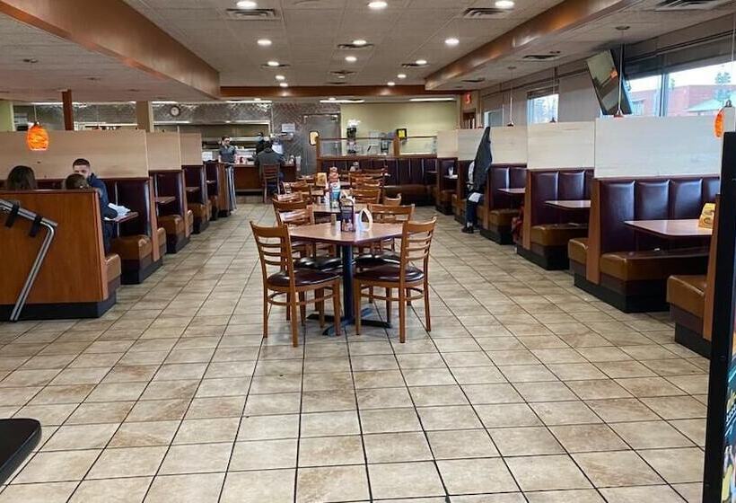 فندق Ramada By Wyndham Rome / Verona