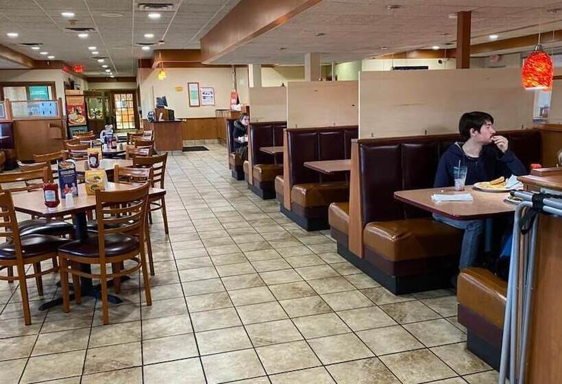 فندق Ramada By Wyndham Rome / Verona