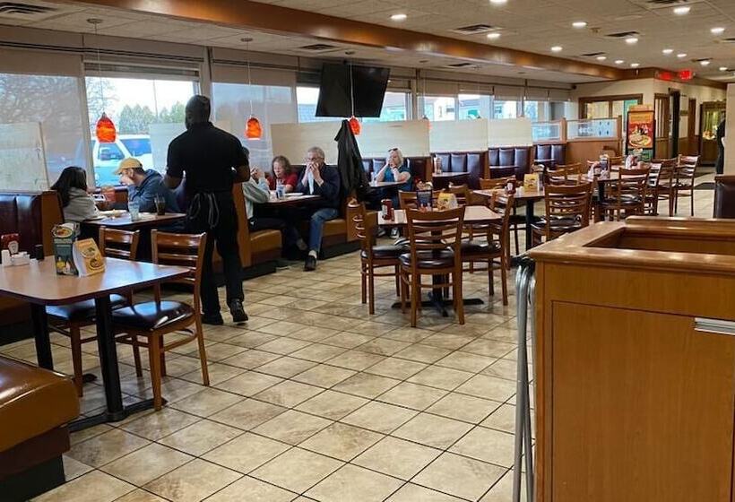 فندق Ramada By Wyndham Rome / Verona