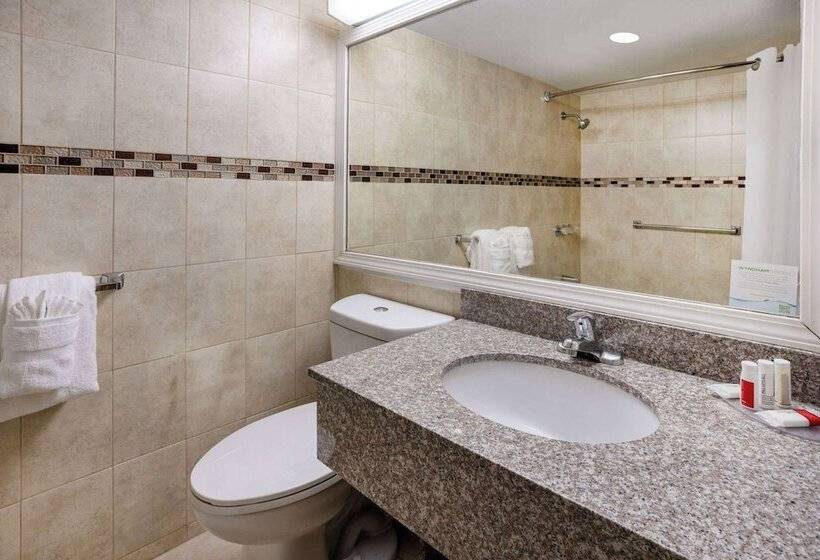 فندق Ramada By Wyndham Rome / Verona