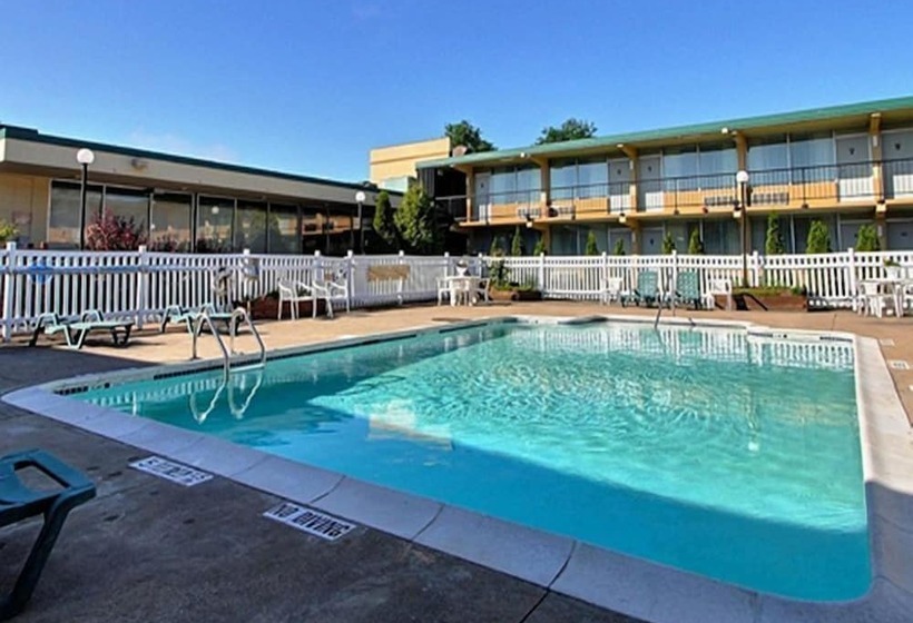 فندق Ramada By Wyndham Rome / Verona