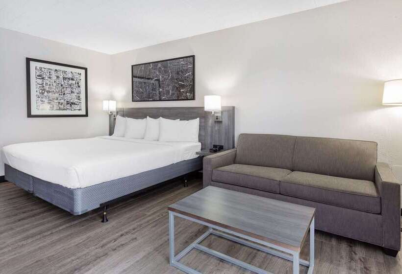 هتل Ramada By Wyndham Windsor Locks