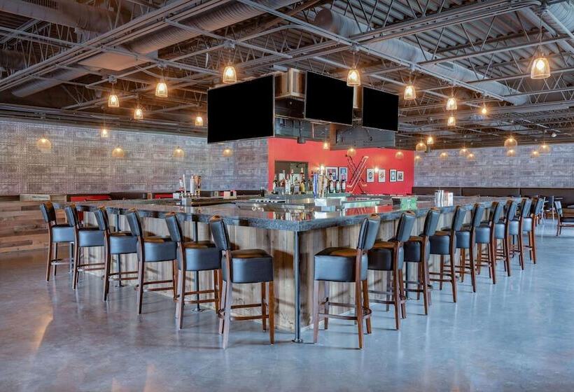 هتل Ramada By Wyndham Windsor Locks