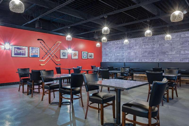 هتل Ramada By Wyndham Windsor Locks