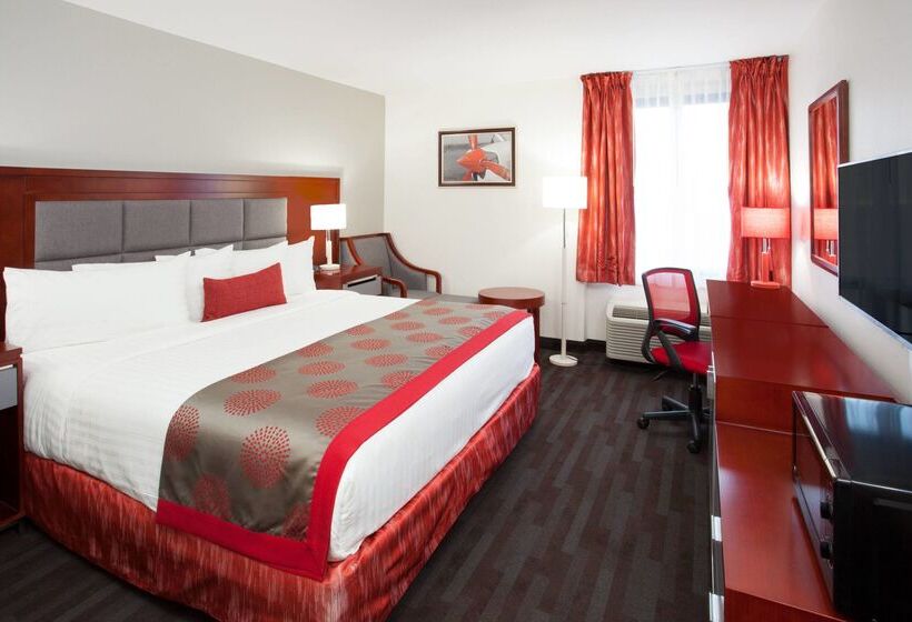 هتل Ramada Plaza By Wyndham Chicago North Shore