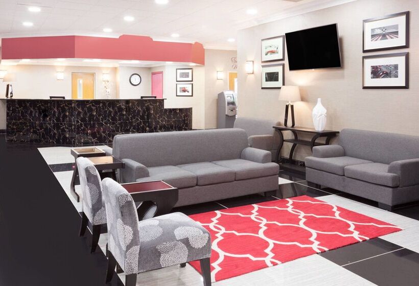 هتل Ramada Plaza By Wyndham Chicago North Shore