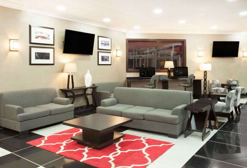 هتل Ramada Plaza By Wyndham Chicago North Shore