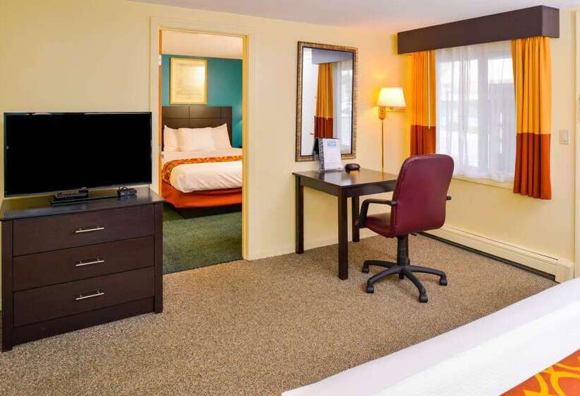 فندق Rodeway Inn Orleans  Cape Cod