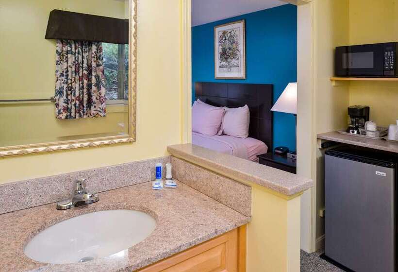 فندق Rodeway Inn Orleans  Cape Cod