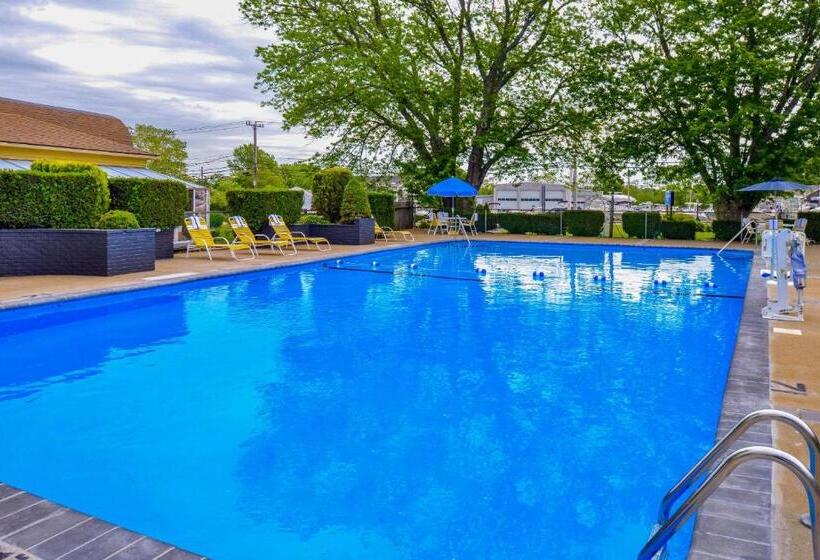 فندق Rodeway Inn Orleans  Cape Cod