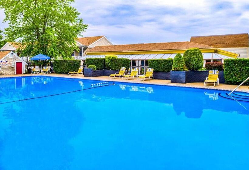 فندق Rodeway Inn Orleans  Cape Cod