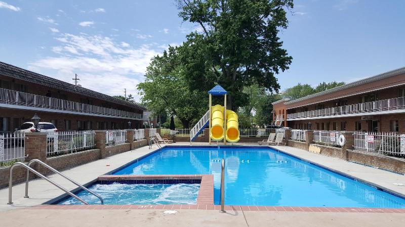 هتل South Shore Inn
