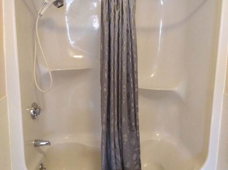 בית מלון כפרי The Charles Inn At Vacationland Inns