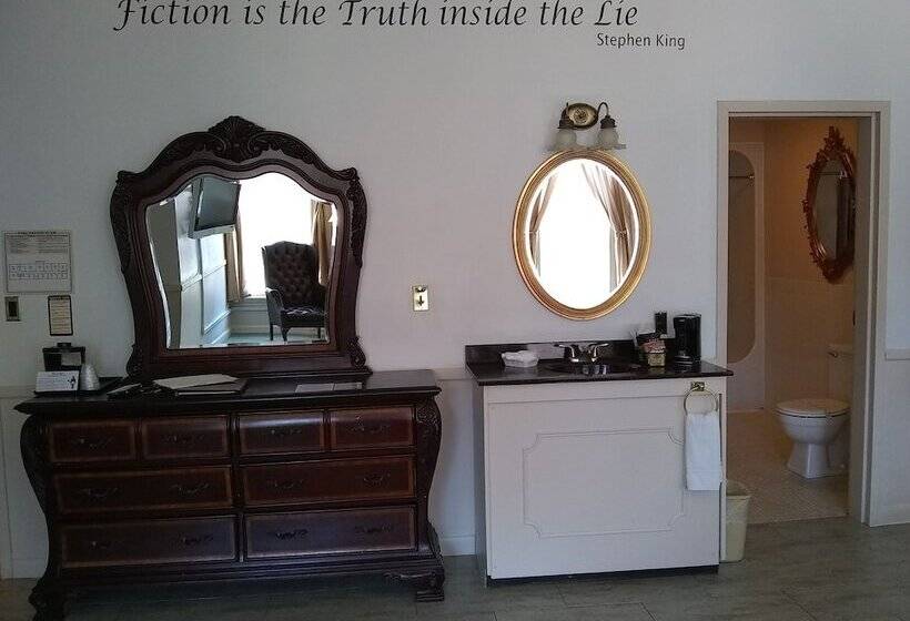 בית מלון כפרי The Charles Inn At Vacationland Inns