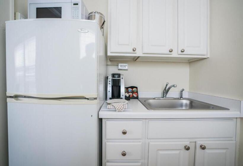 The Plaza Hotel   Milwaukee