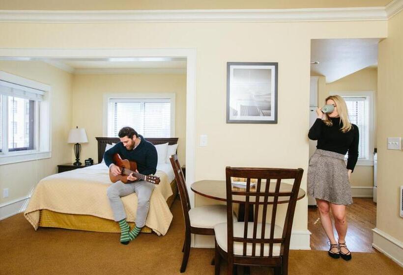 The Plaza Hotel   Milwaukee