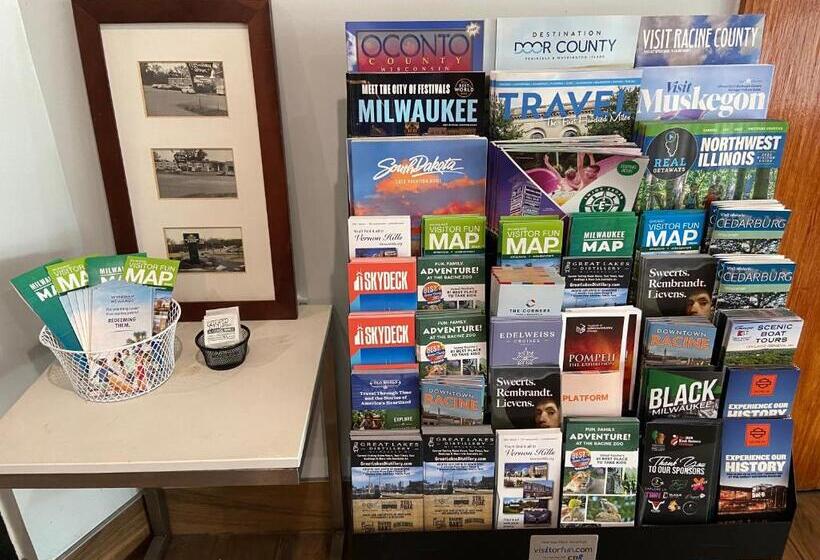 Travelodge By Wyndham Water S Edge Hotel   Racine