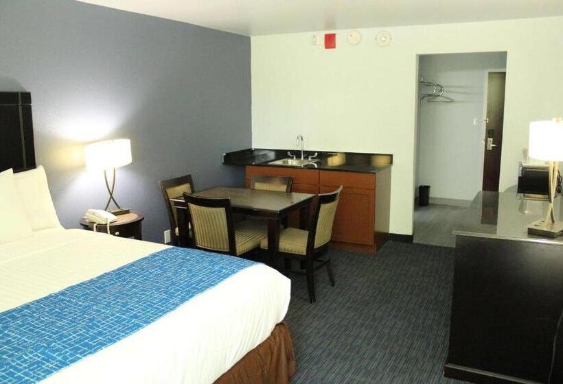 Travelodge By Wyndham Water S Edge Hotel   Racine