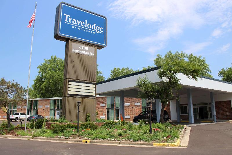 Travelodge By Wyndham Water S Edge Hotel   Racine