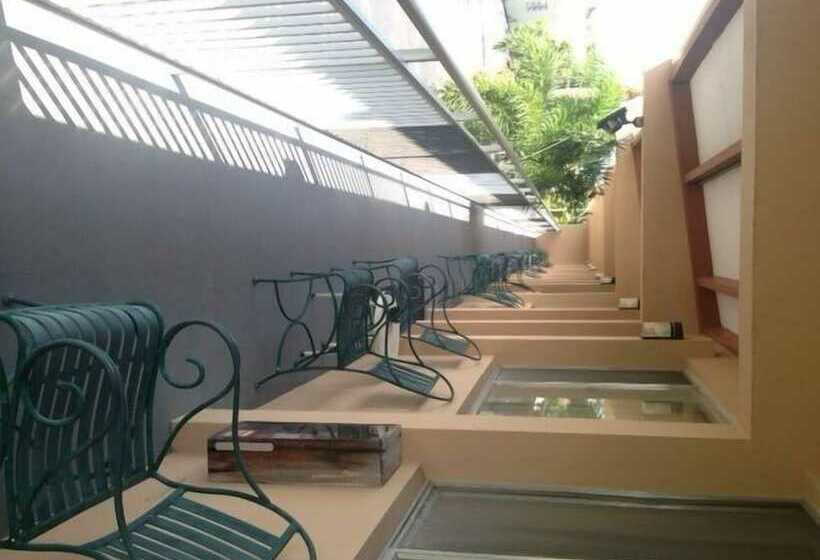 فندق على الطريق Parkview Motor Lodge