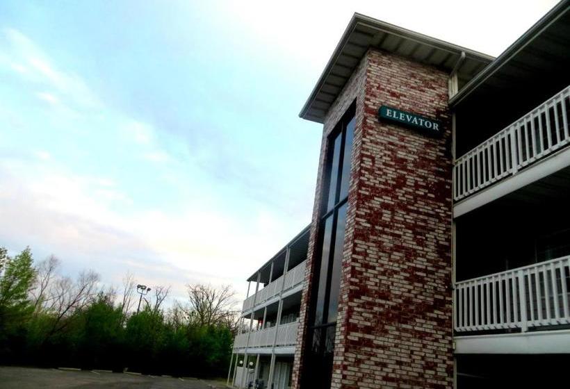 فندق على الطريق Peach Tree Inn