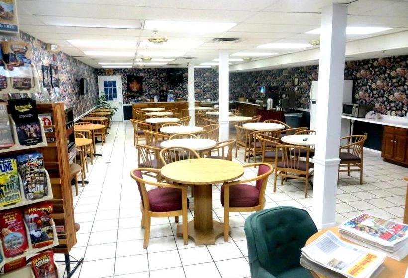 فندق على الطريق Peach Tree Inn