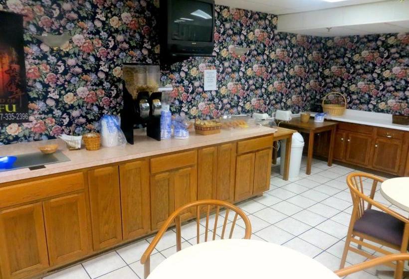 فندق على الطريق Peach Tree Inn