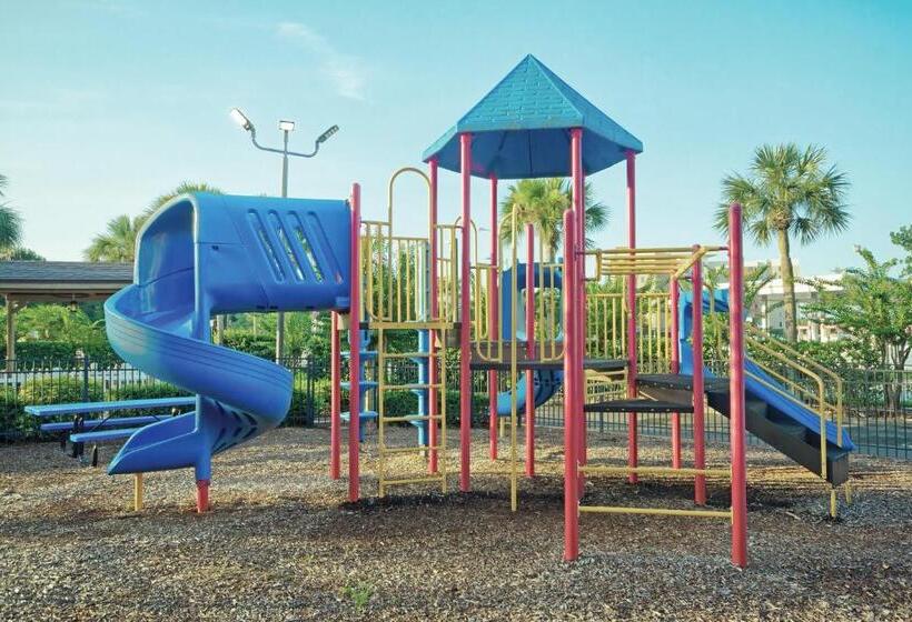 منتجع Club Wyndham Orlando International