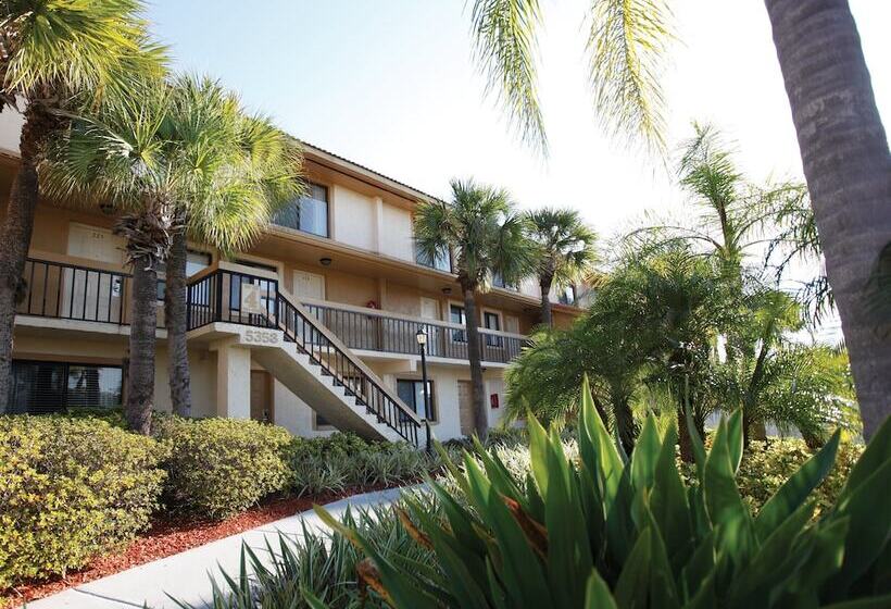 منتجع Club Wyndham Orlando International