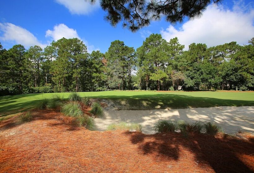 منتجع Pine Needles Lodge & Golf Club