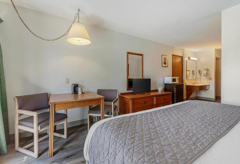 استراحتگاه Polynesian Hotel & Suites Wisconsin Dells/lake Delton