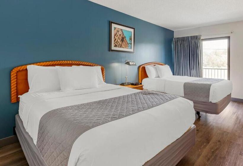 استراحتگاه Polynesian Hotel & Suites Wisconsin Dells/lake Delton