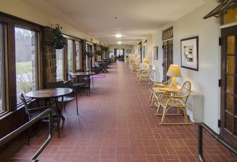 منتجع Potawatomi Inn & Cabins