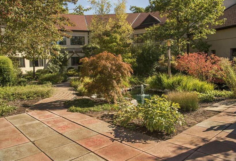 منتجع Potawatomi Inn & Cabins