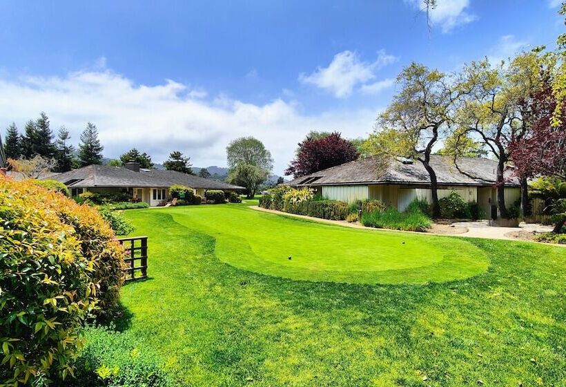 리조트 The Quail Lodge