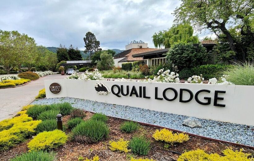 리조트 The Quail Lodge