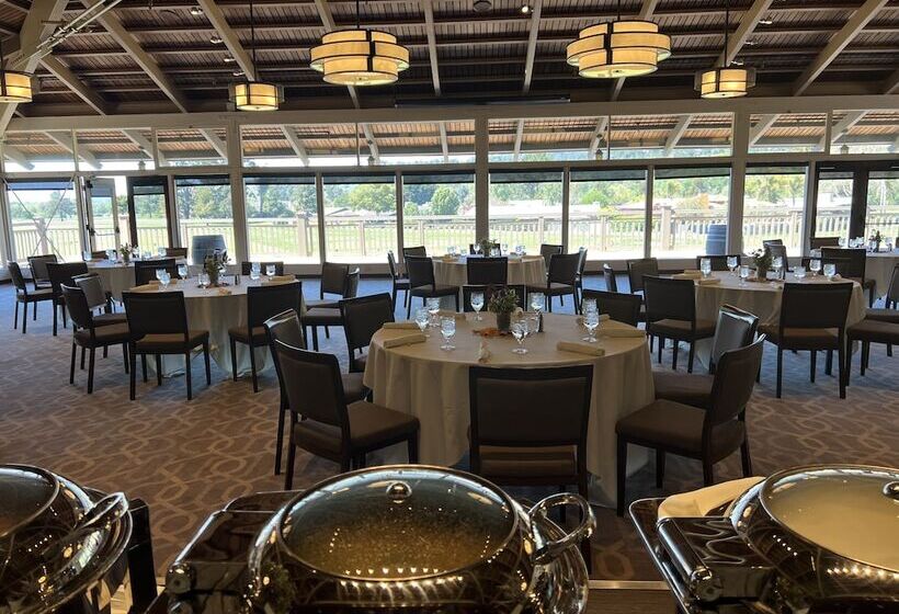 리조트 The Quail Lodge