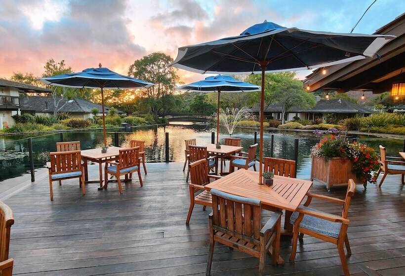 리조트 The Quail Lodge