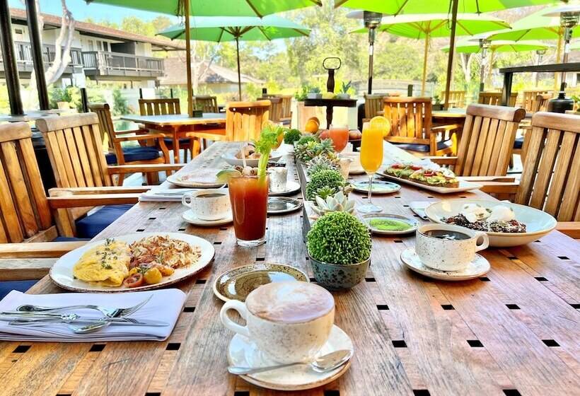 리조트 The Quail Lodge