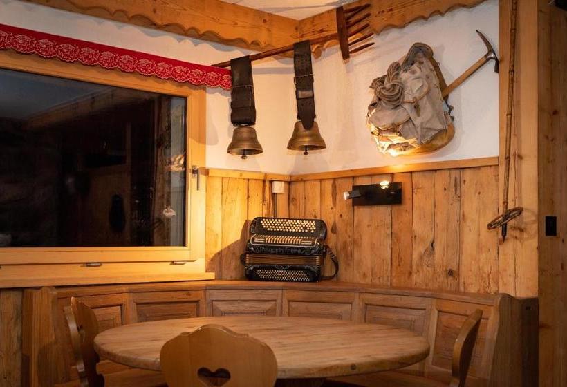 호스텔 Chez Gaby 1670