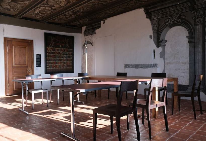 Schloss Burgdorf Youth Hostel