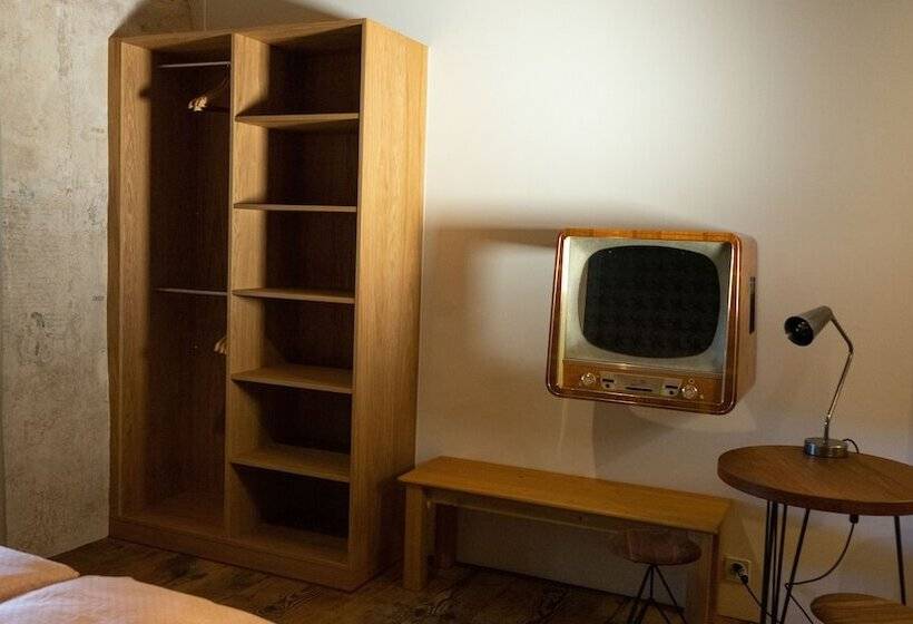 Schloss Burgdorf Youth Hostel